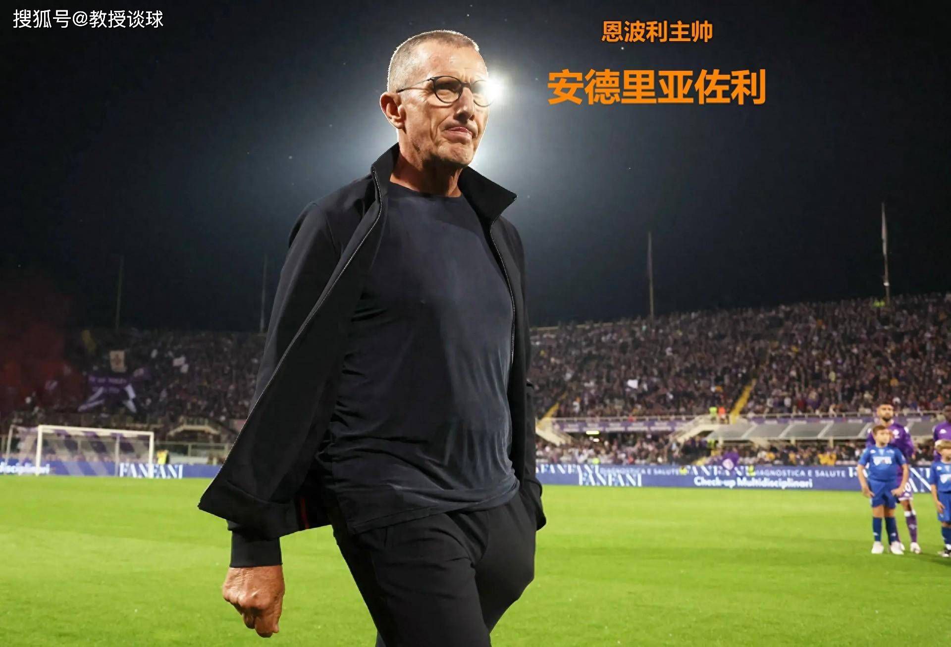 等海龙出来，他就是萧氏集团的总监，全面负责萧氏集团和帝豪集团的合作。
